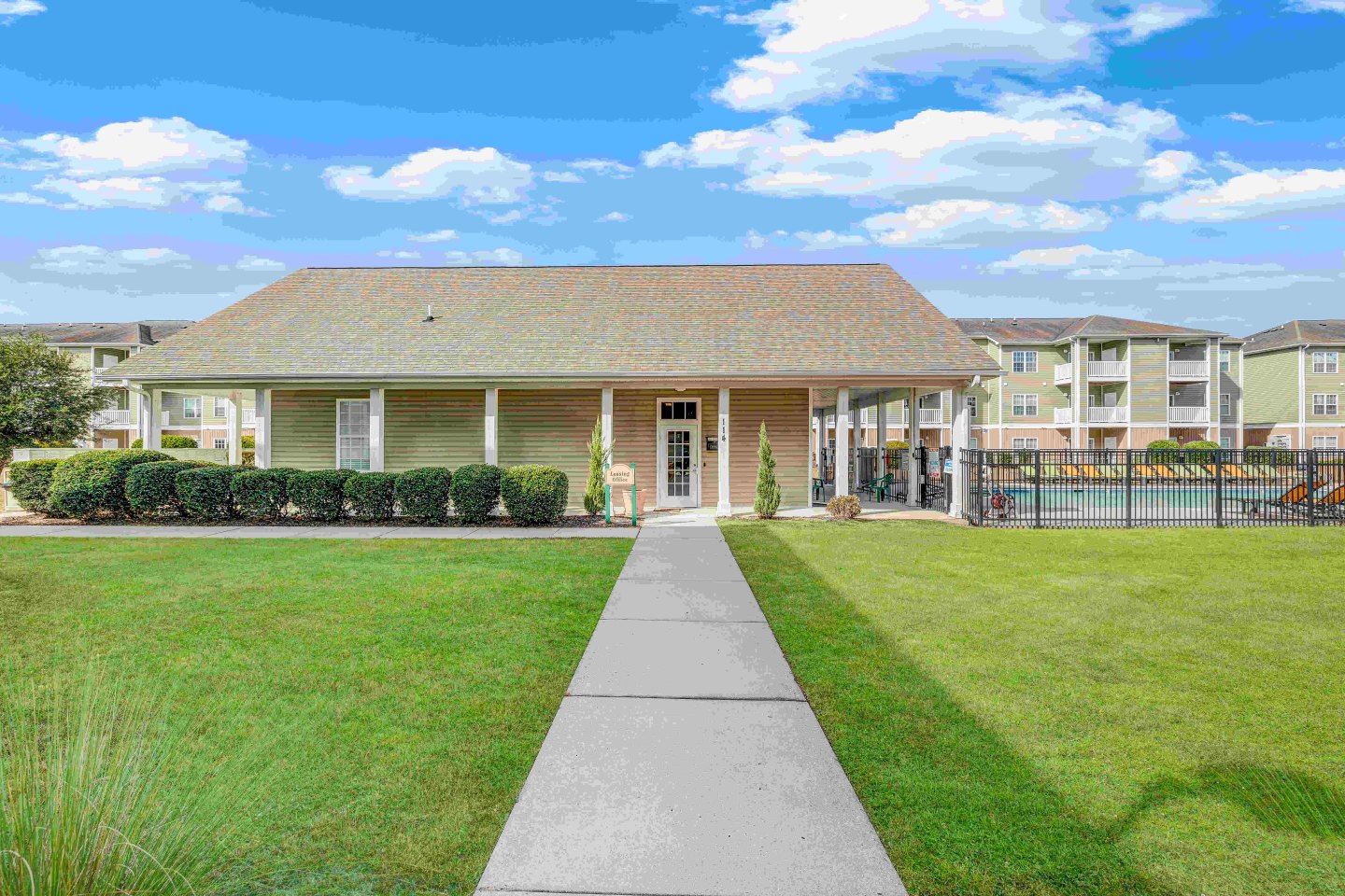 Flats at Leland Image 8