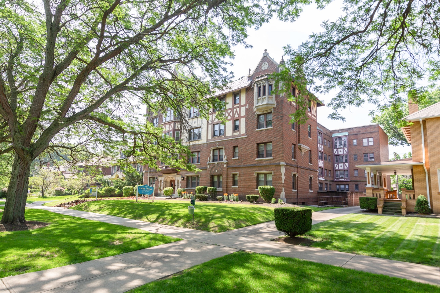 Lake West Apartments Image 2