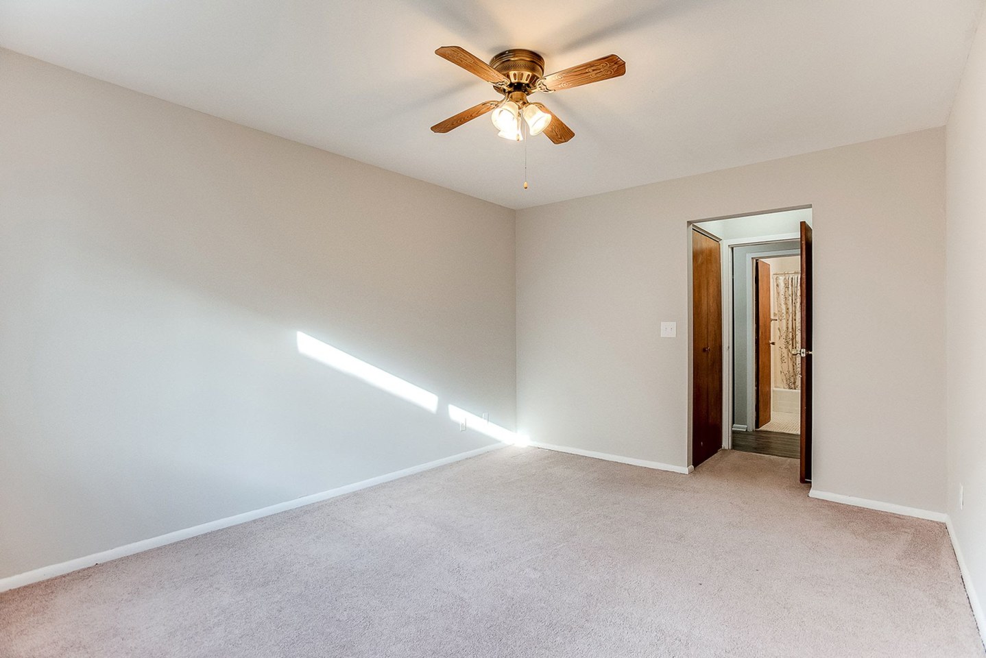 2421 Pillsbury Ave South Image 15