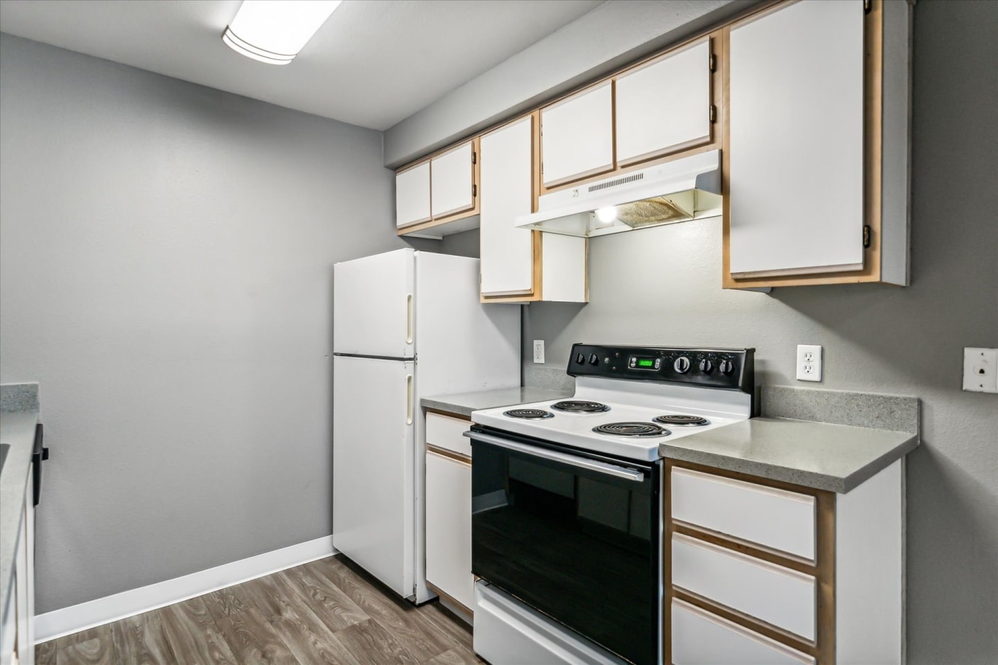 Oak Park Village Apartments Image 24