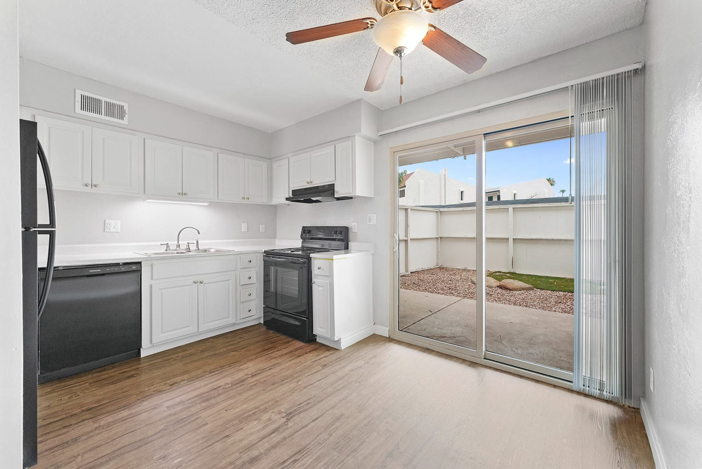 MadEry Apartments Image 12