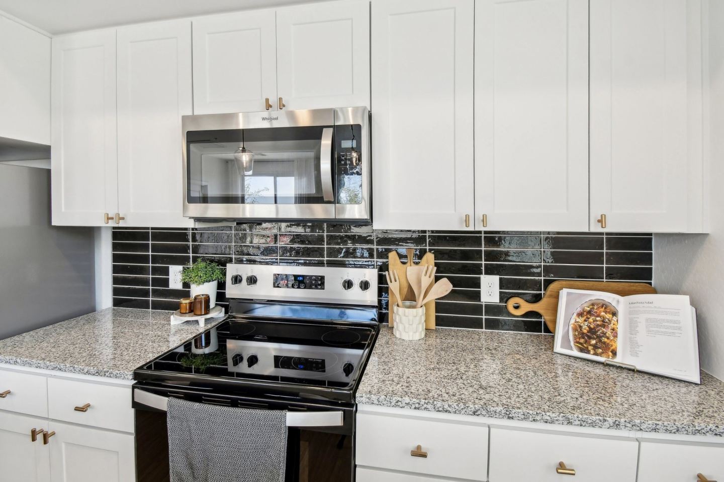 Pique Residences Image 13