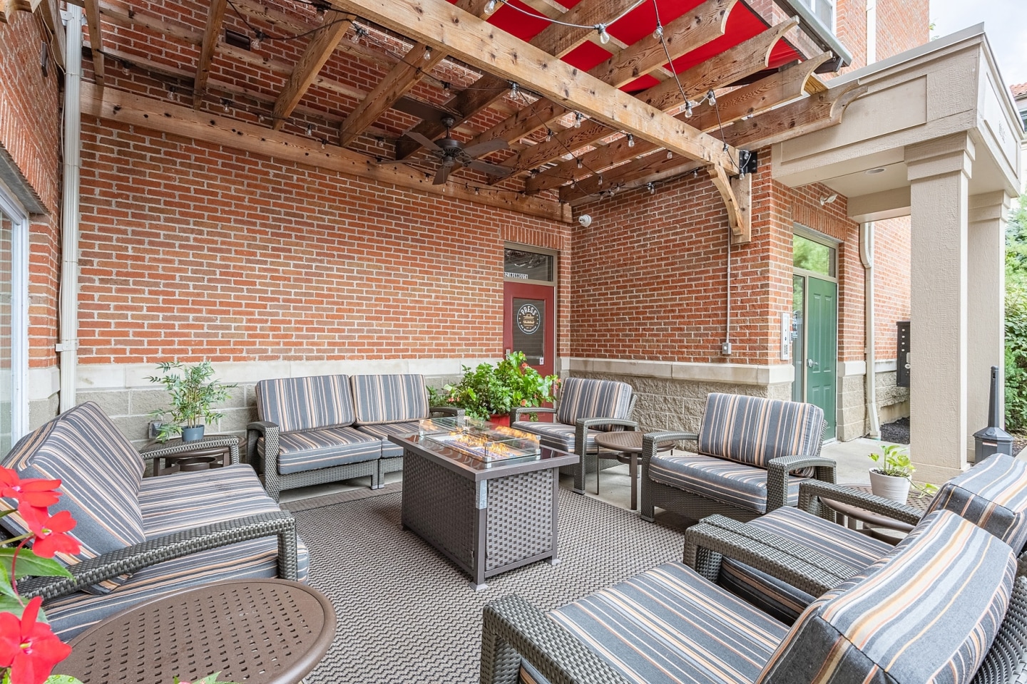 Monmouth Row Apartments Image 22