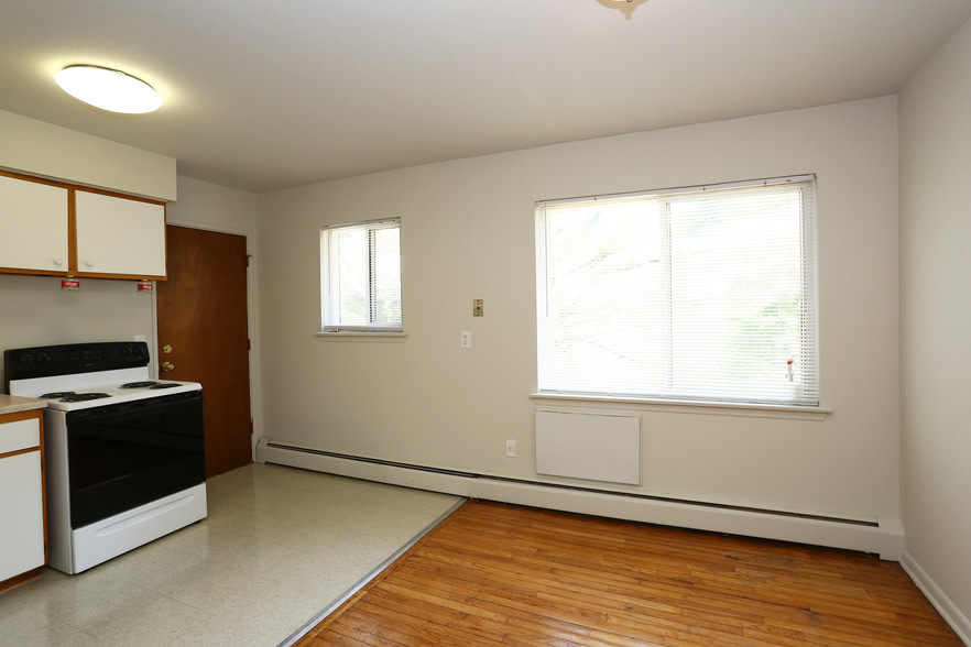 Meadoway Gardens Image 8