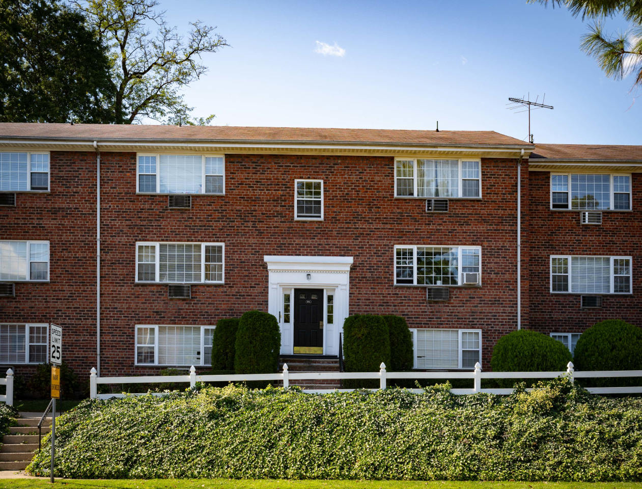 Oak Terrace Image 16