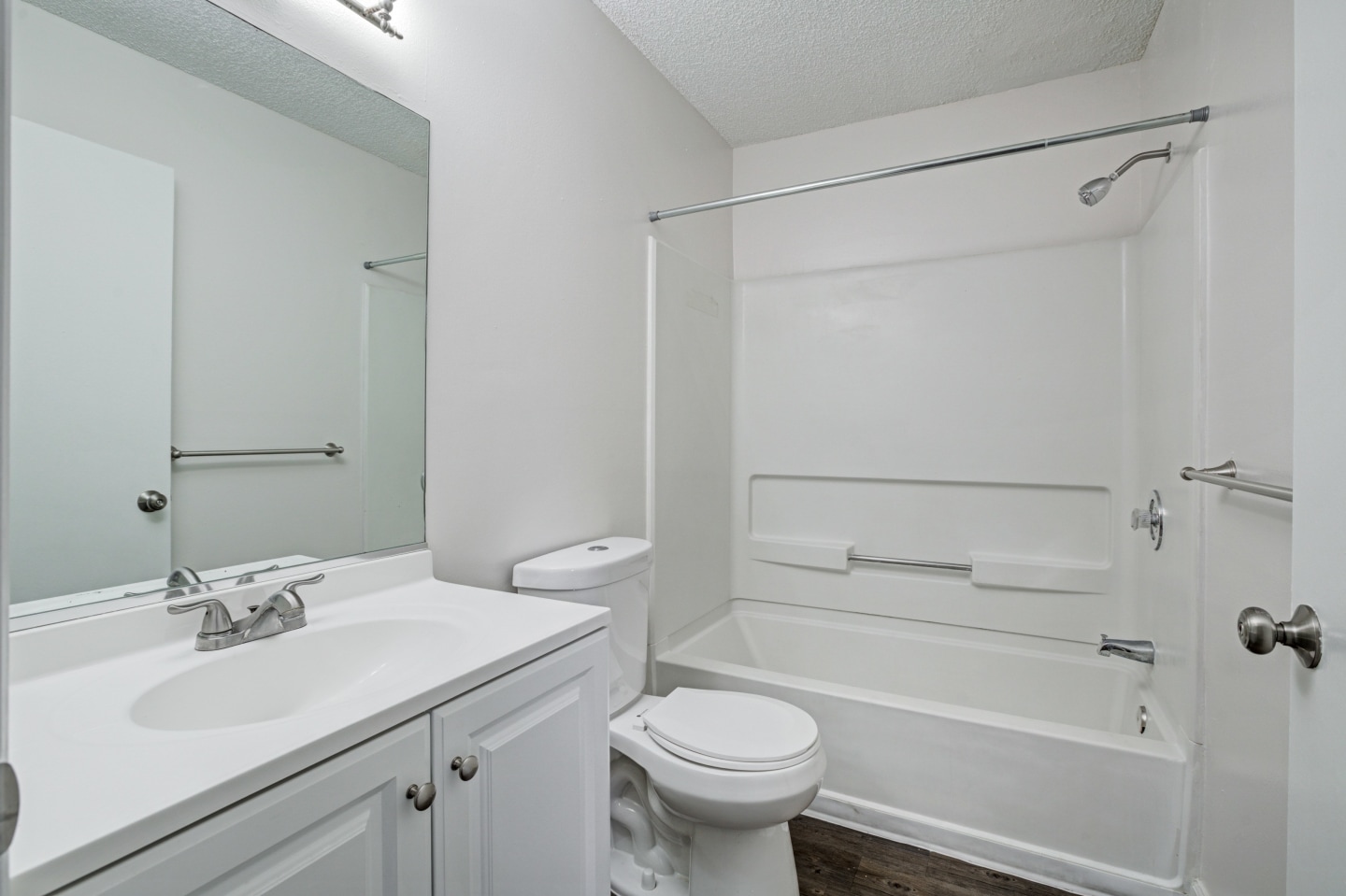 Chelsea Apartments Image 9