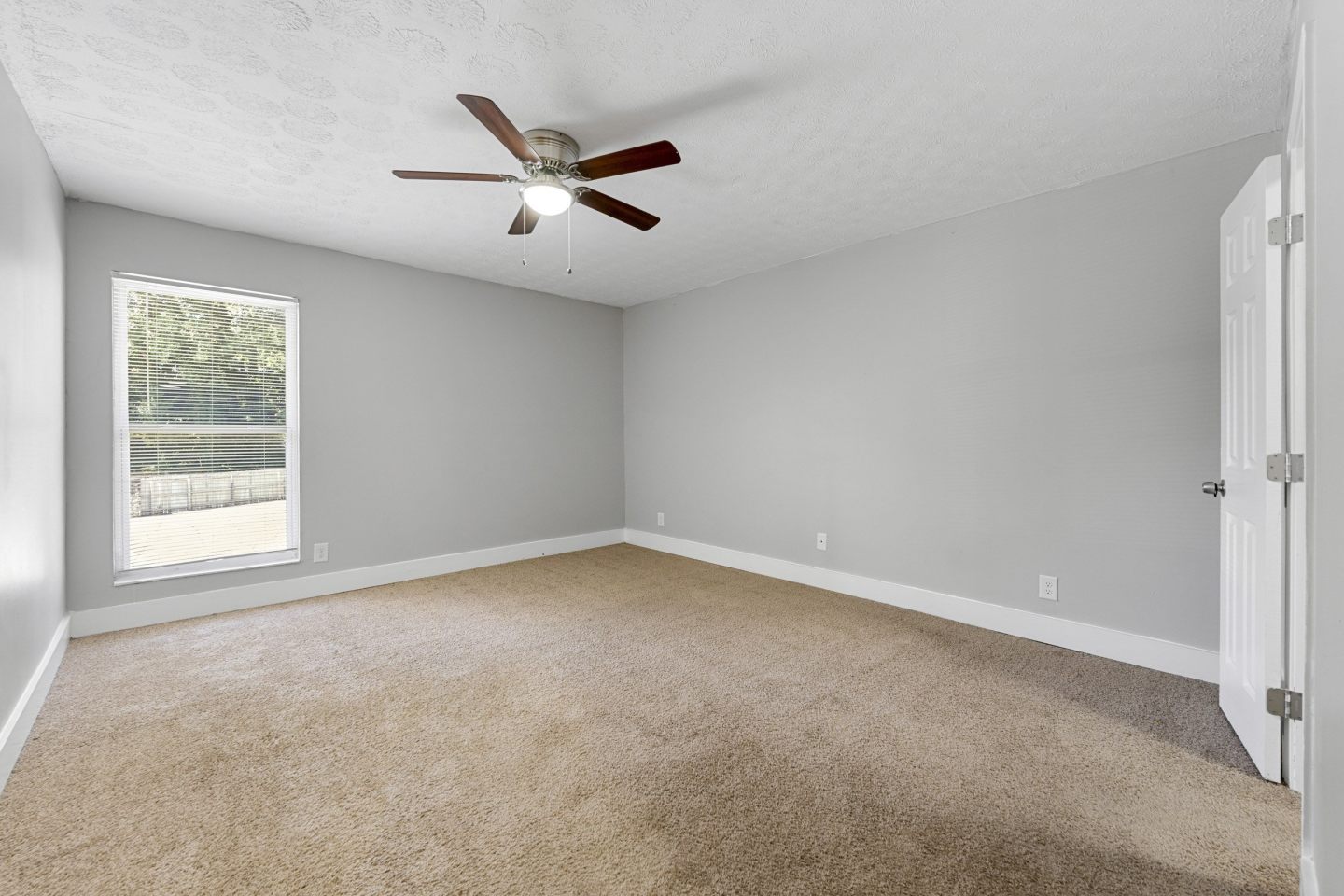 Balfour Chastain Image 24