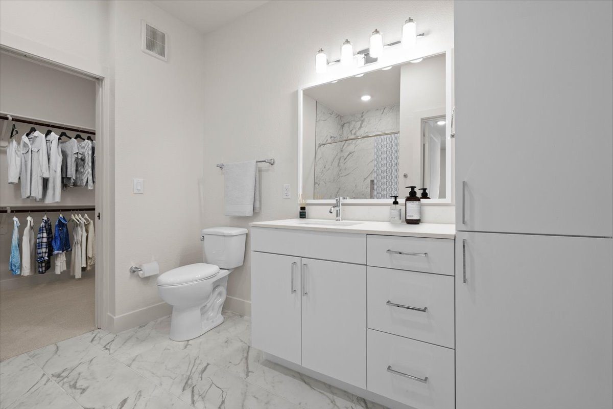 The Isaac Apartments Image 10