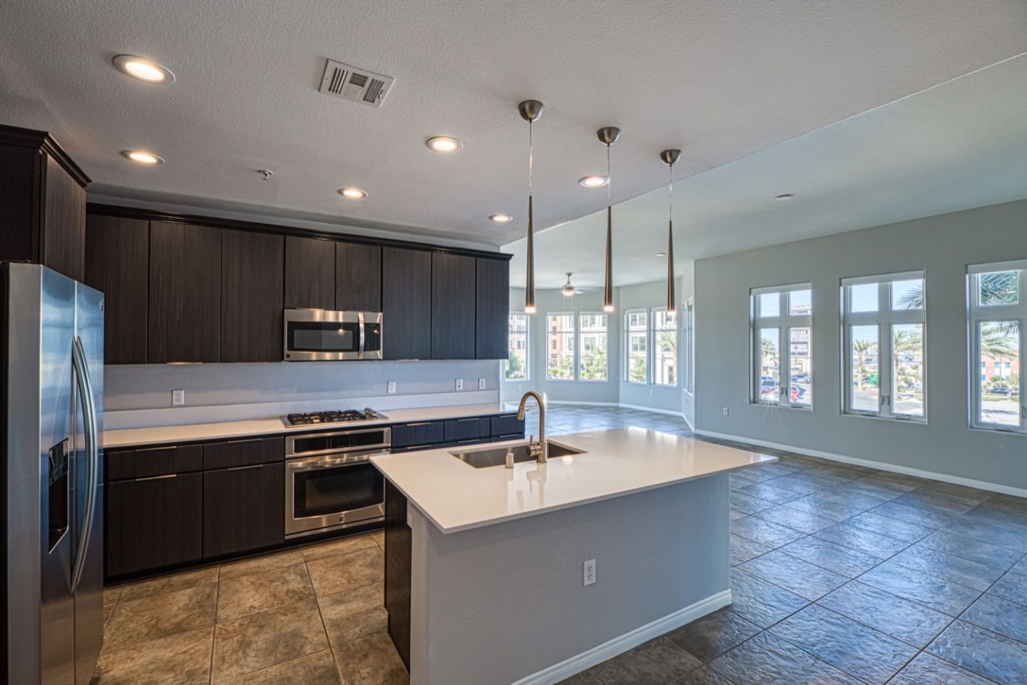 The Gramercy Residences Image 27