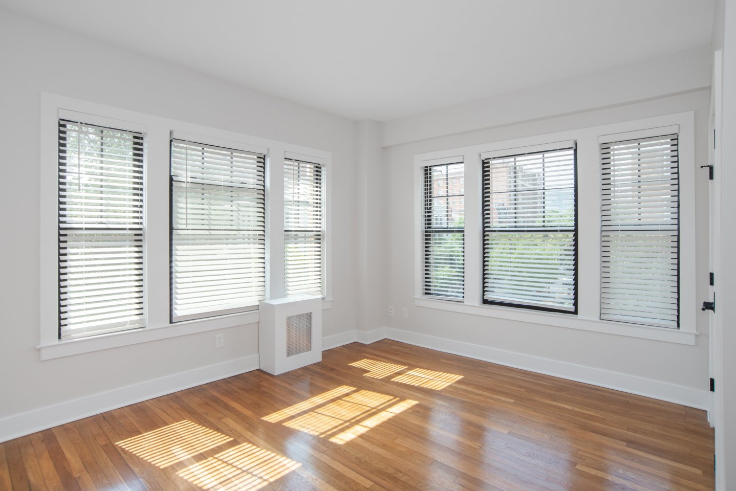 1830 R Apartments Image 4