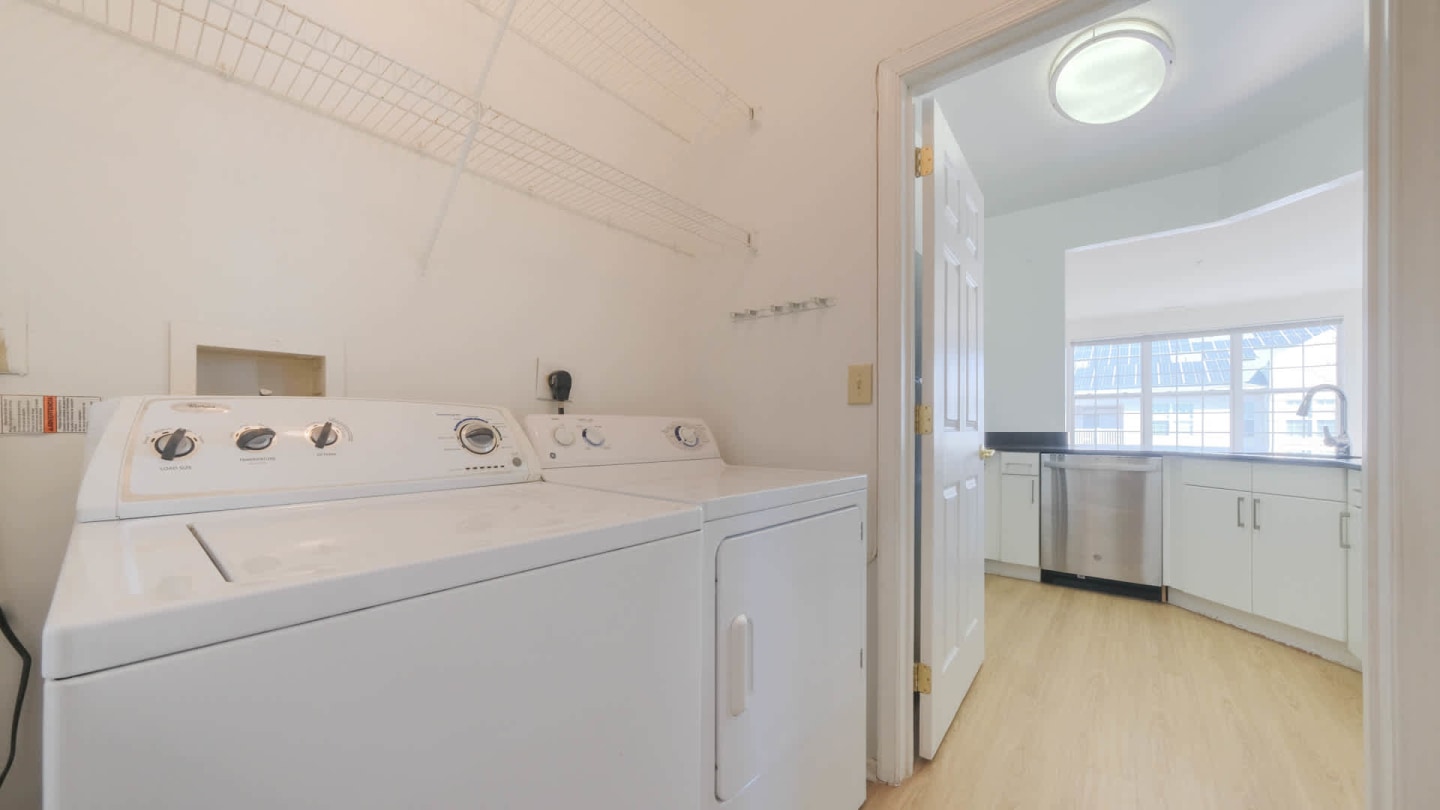 The Landings at Port Imperial Image 23