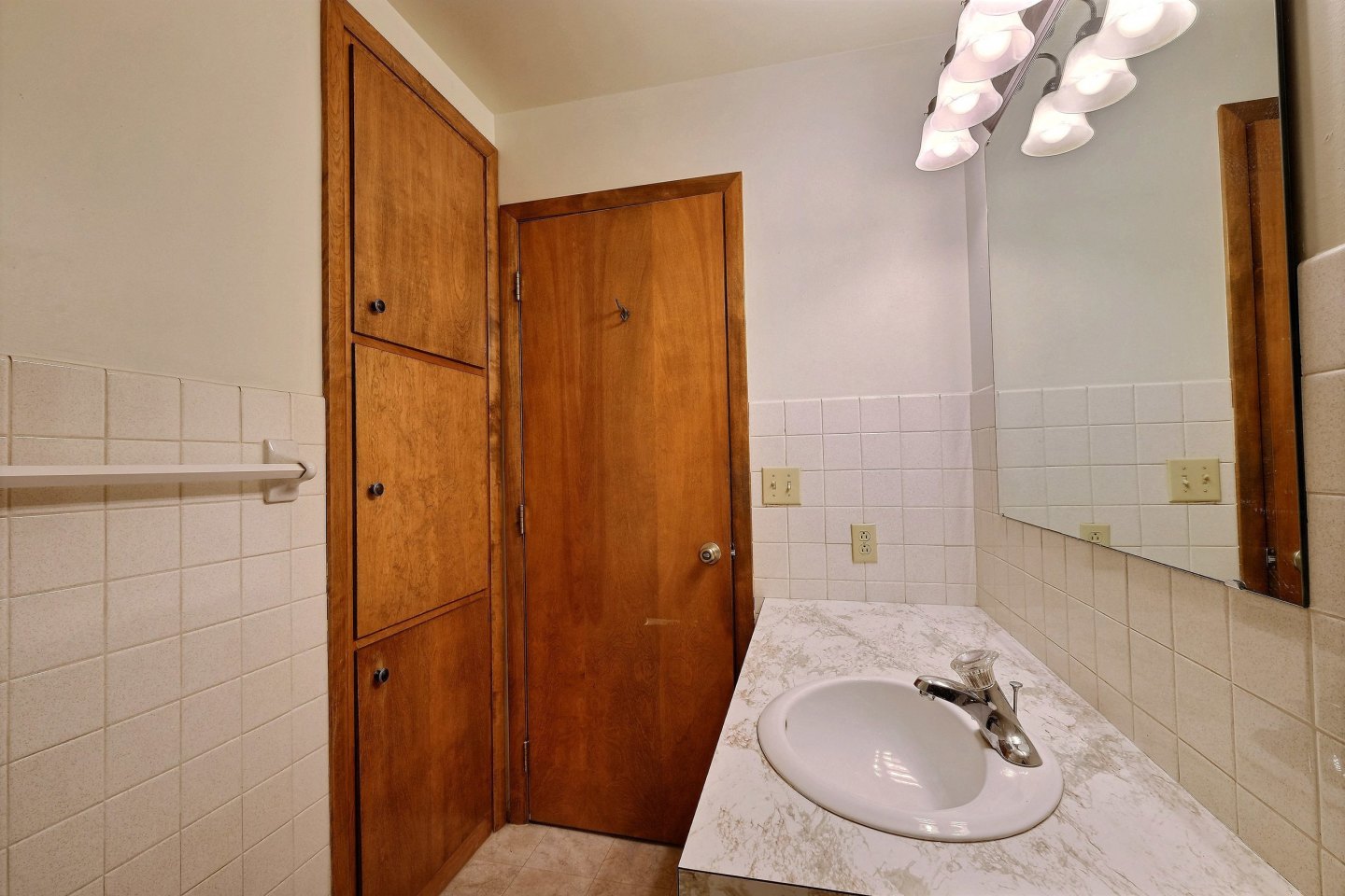 Emerald Image 10