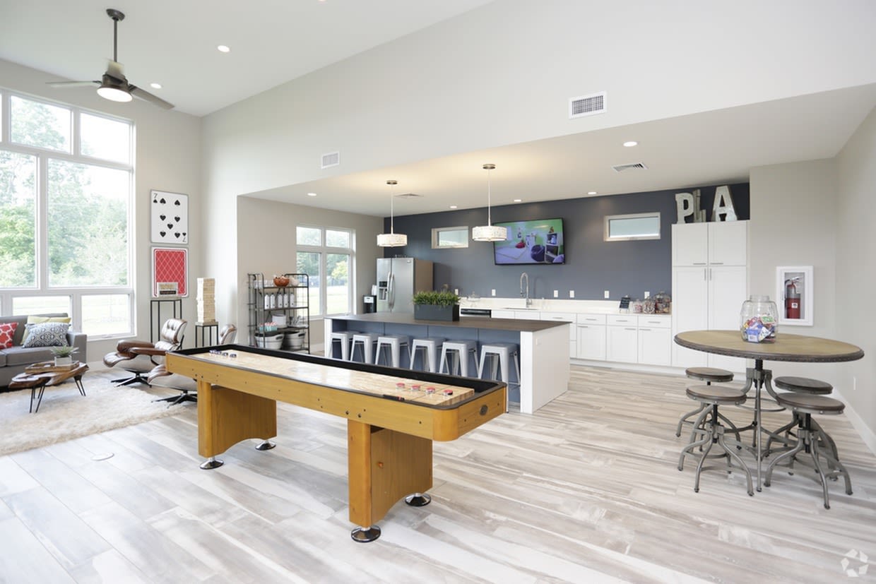 Piper Lakes Apartment Homes Image 10