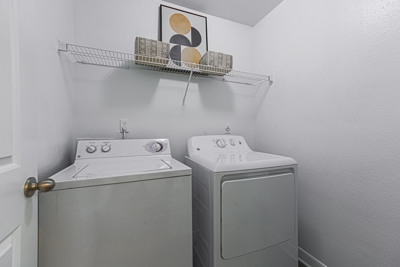 The Village at Bellaire Apartments Image 60