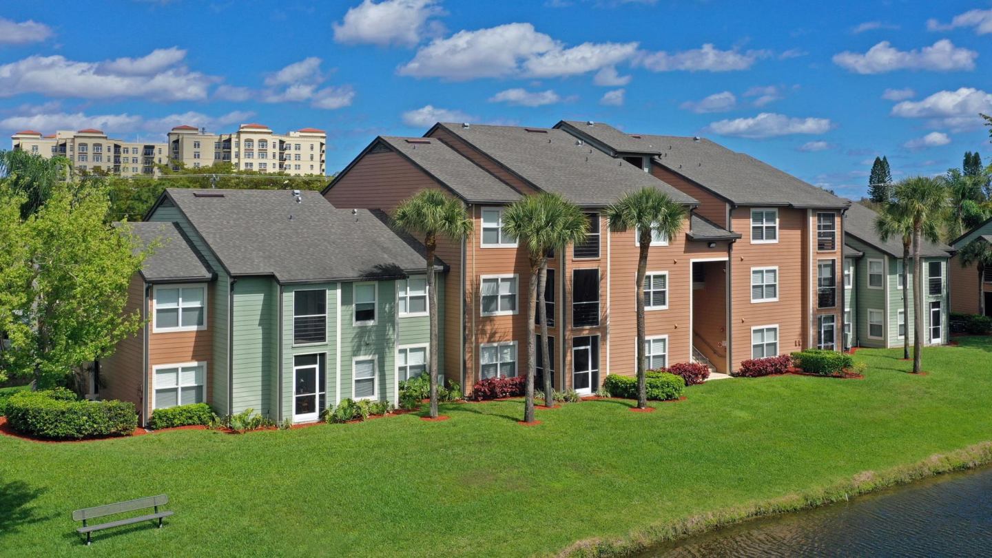 Visions at Willow Pond Image 10