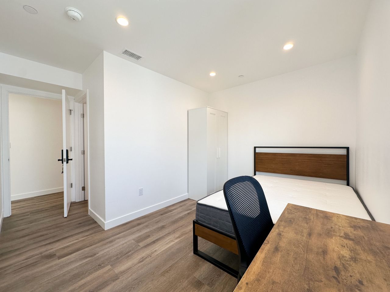 1443 West 37th Drive Image 25