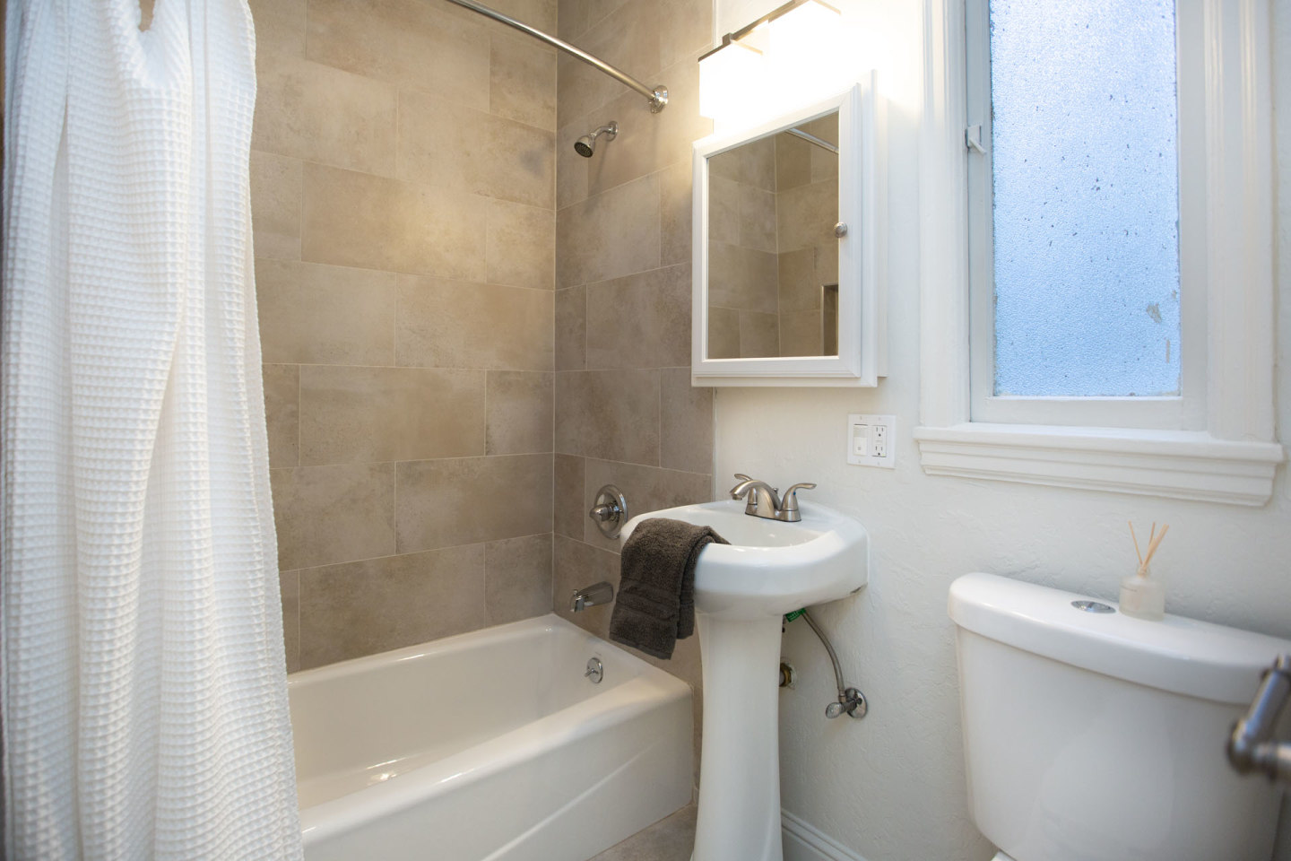 140 DUBOCE Image 17