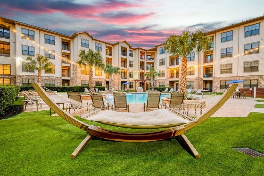Waterside Village Image 7