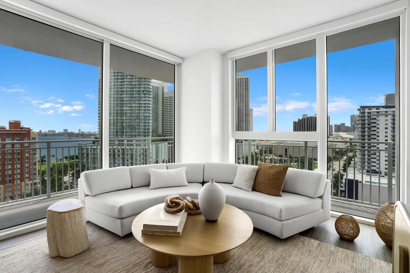 2000 Biscayne Image 10