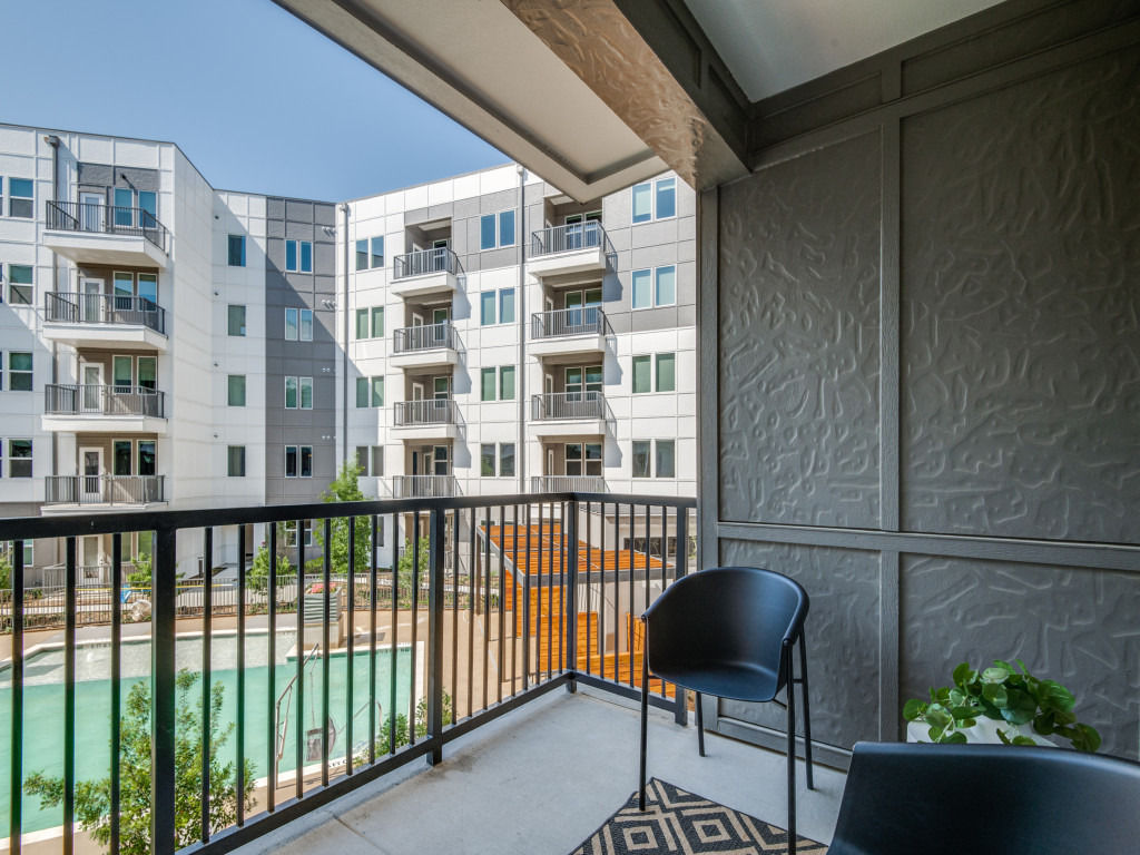 880 Lyn Image 82
