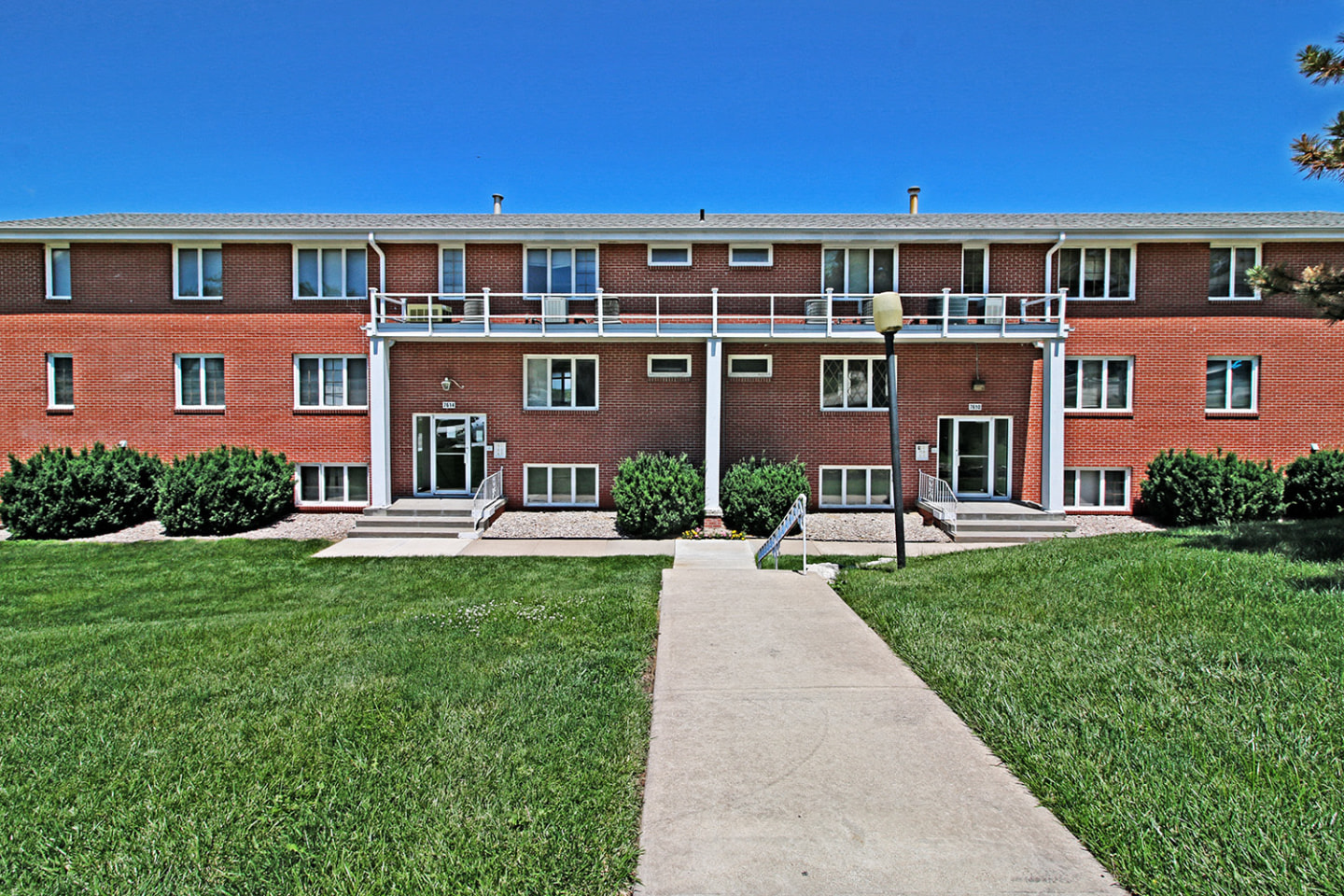 Flats on 75th Image 12