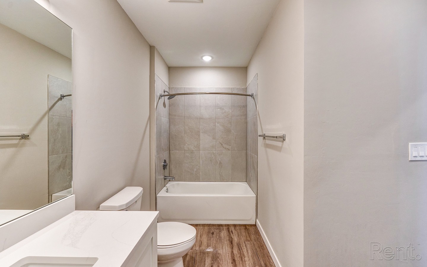 Imperial Crossing Luxury Apartment Homes Image 18