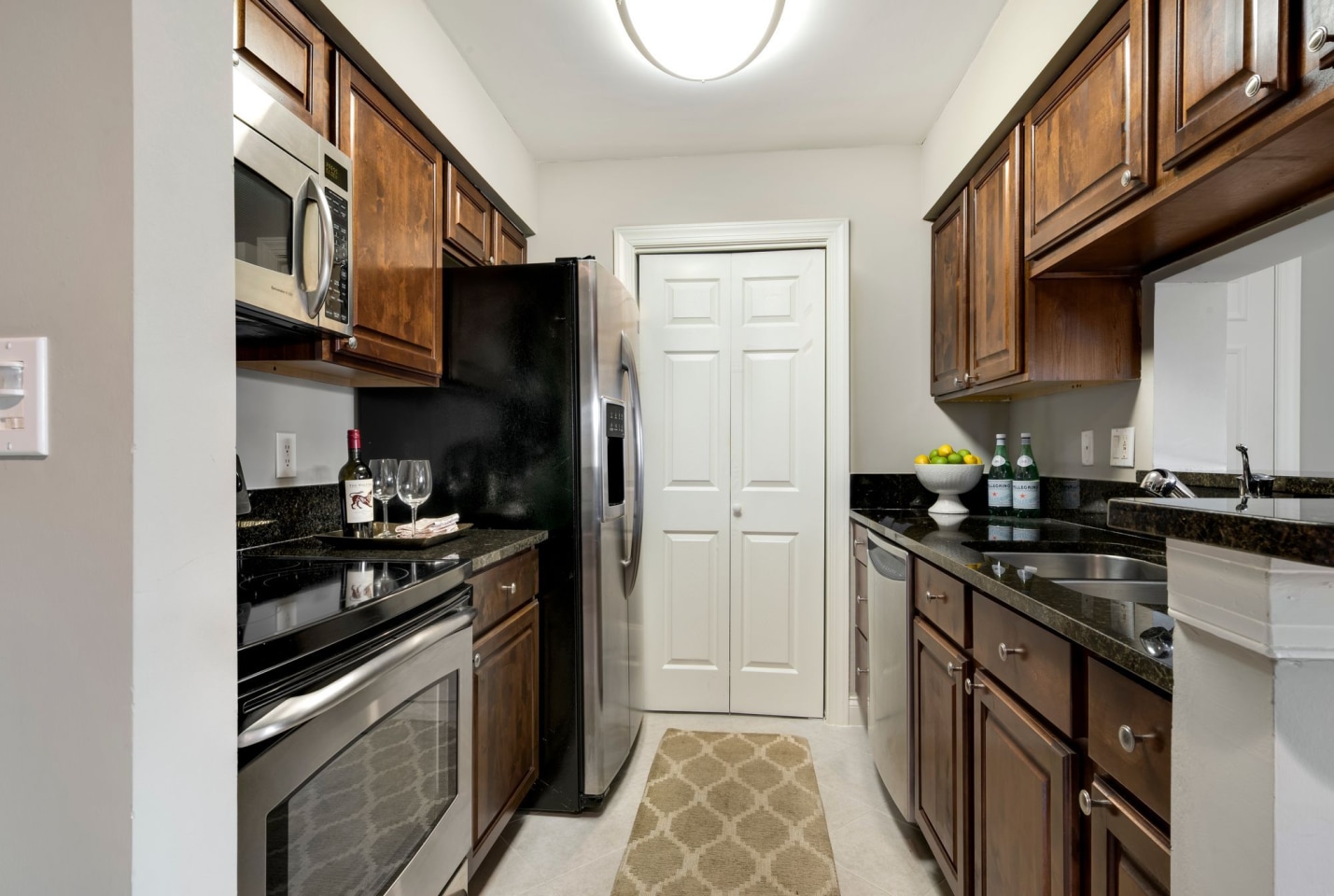 Mizner Court Image 17