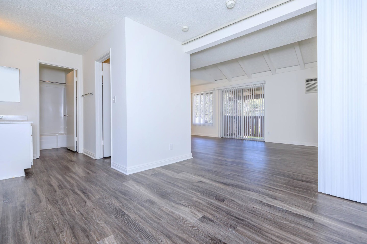 Country Hills Apartment Homes Image 26
