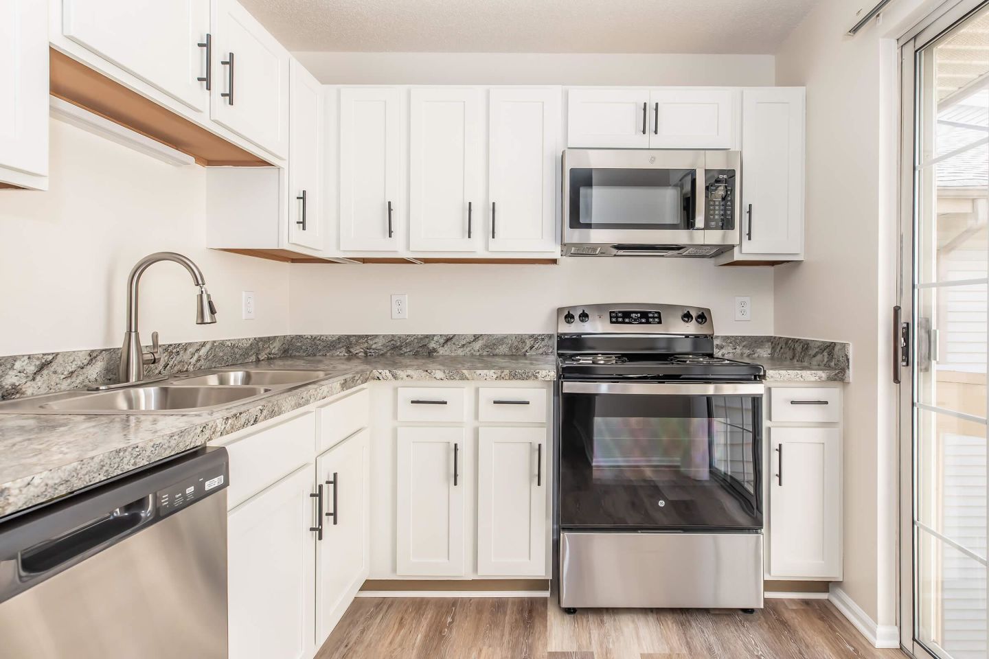 Ravinia Apartments Image 6