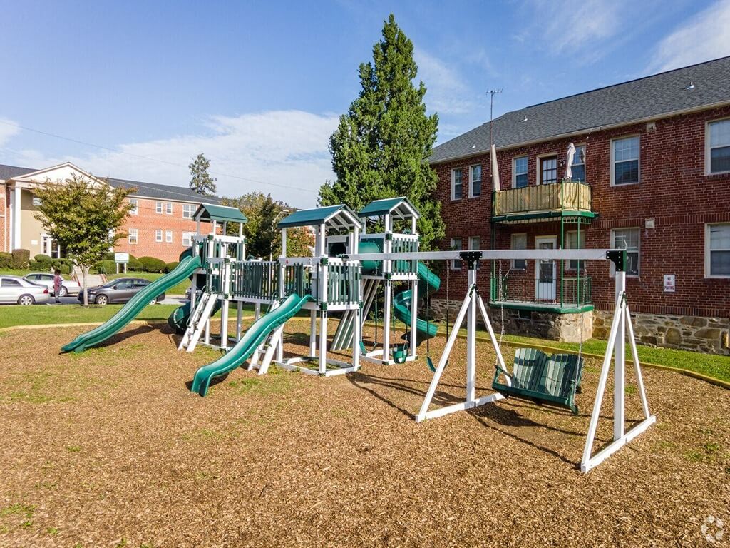 Green Acres Apartments Image 11