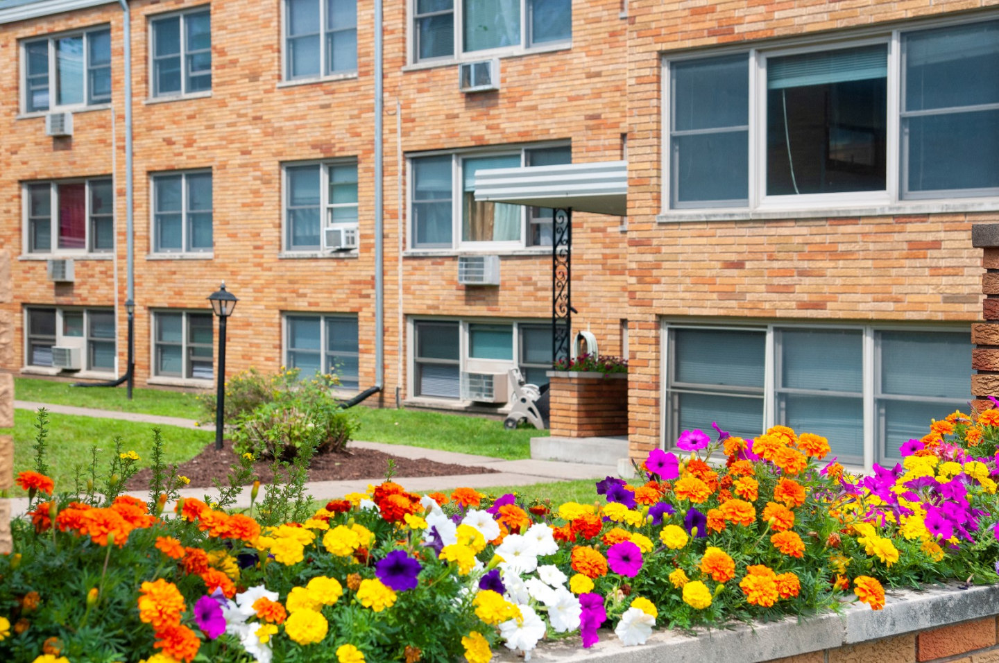 South Highland Apartments Image 22