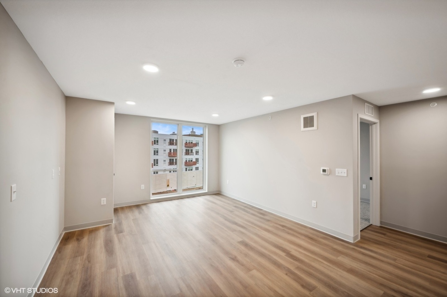 Harbourline Apartments Image 17