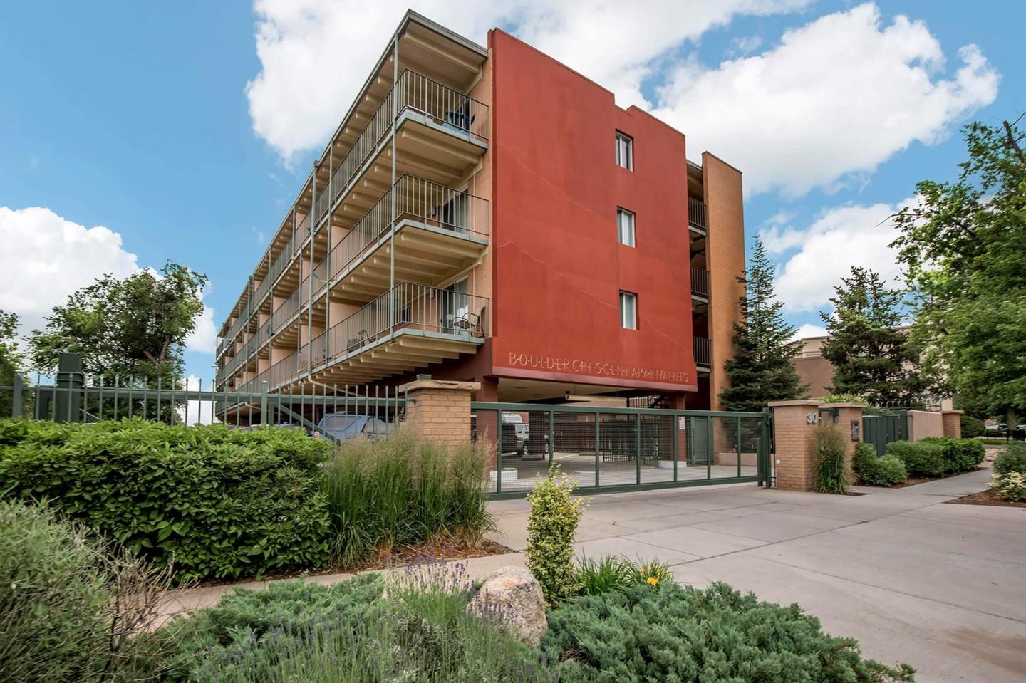 Boulder Crescent Image 4