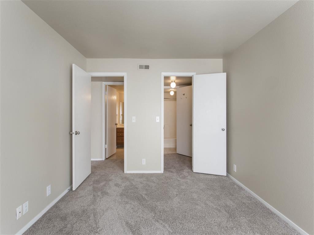 James Pointe Apartments Image 48