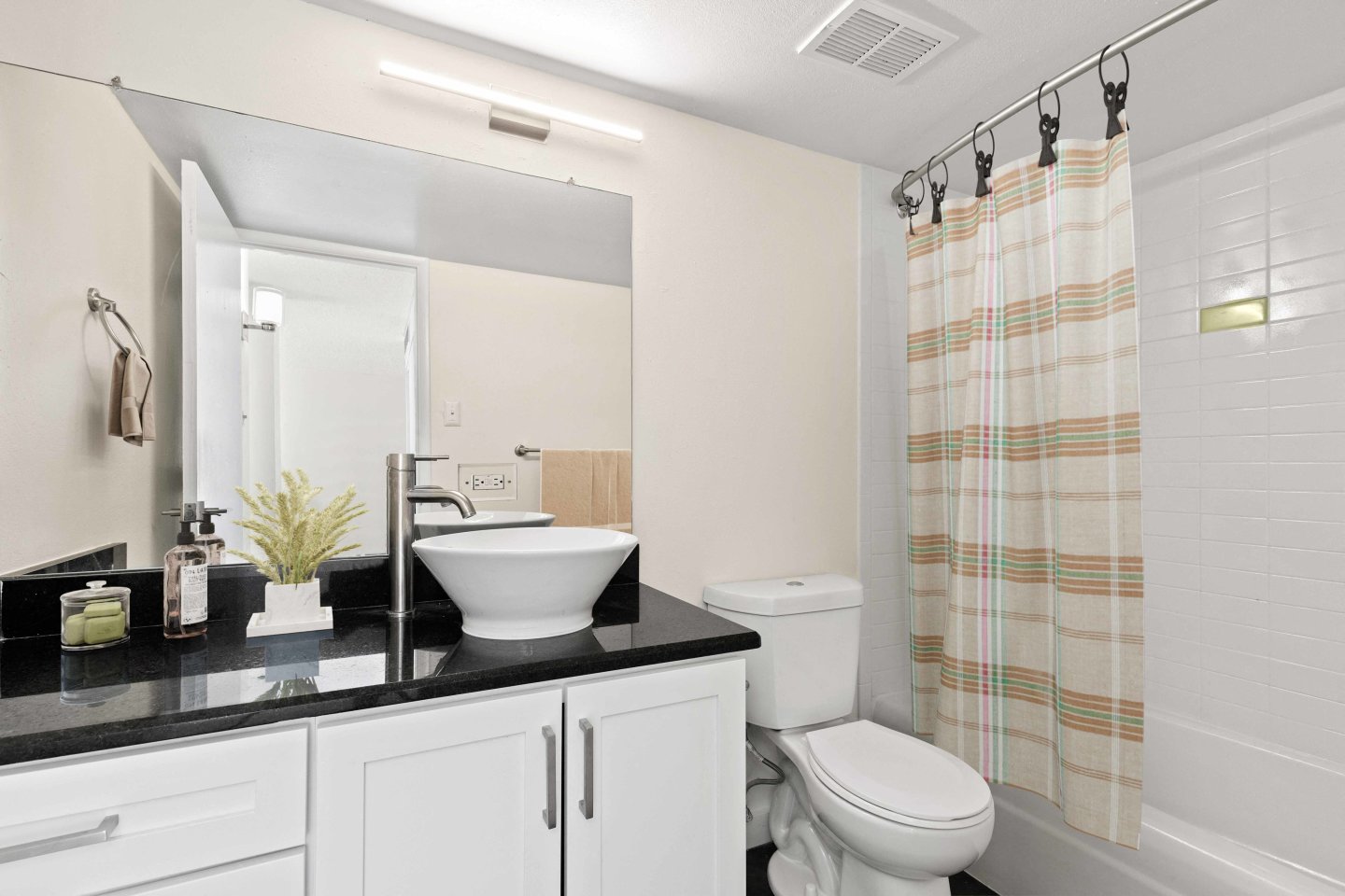 Nuvo Apartments Image 7