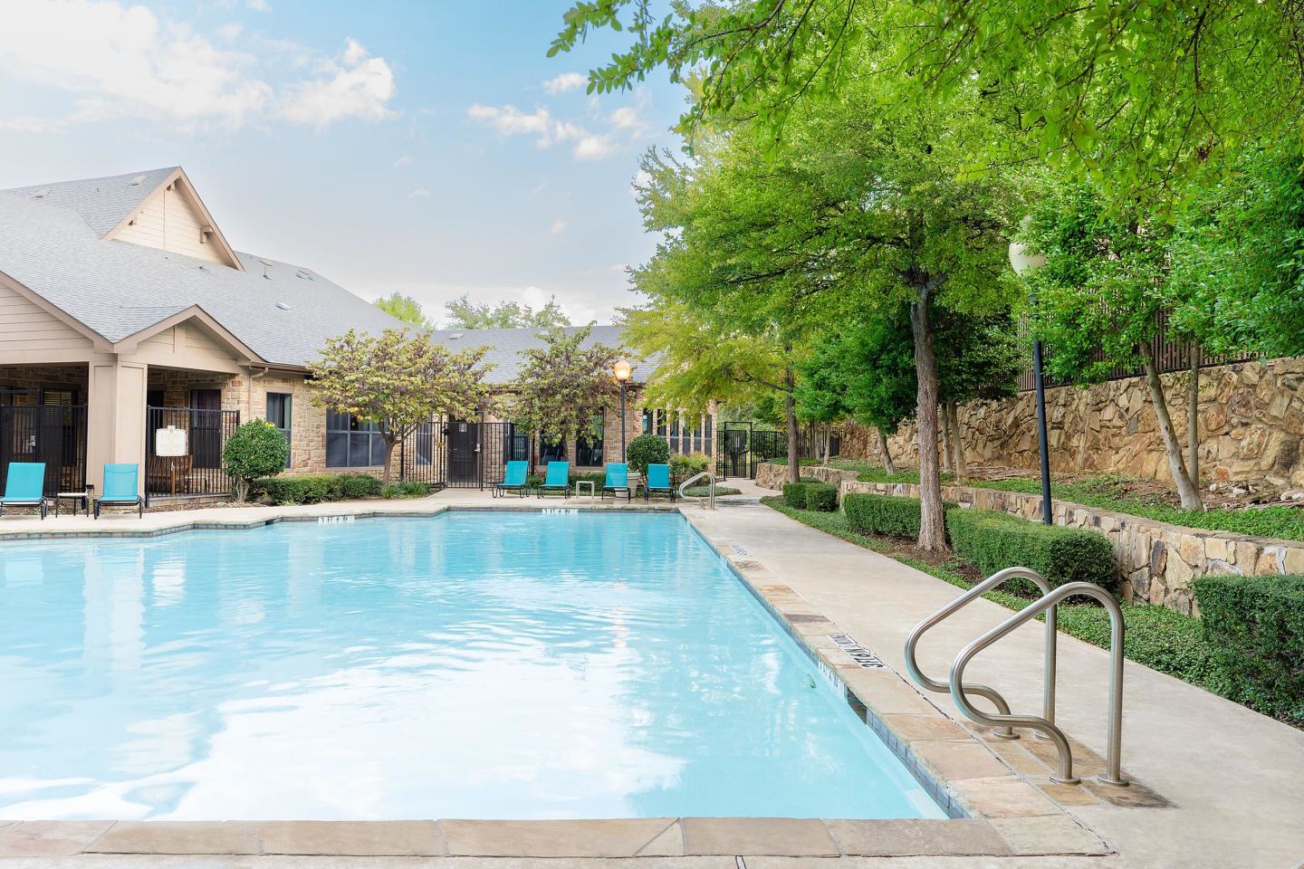Lakeside Villas (Dallas) Image 9