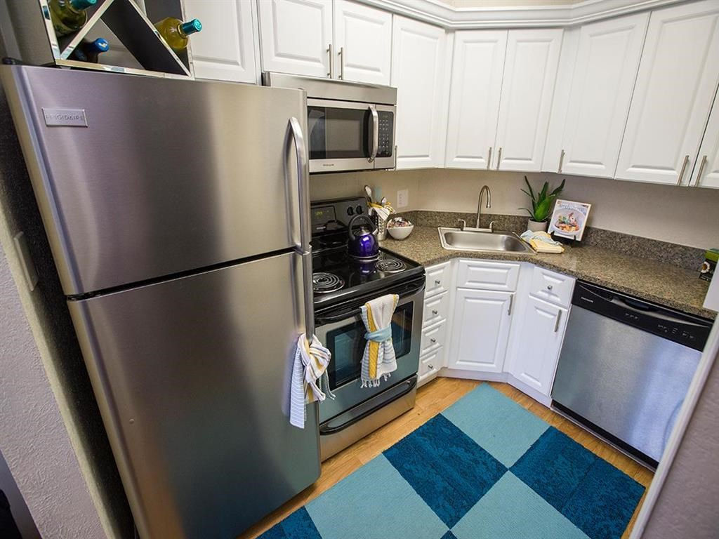 The Laurels Apartment Homes Image 4