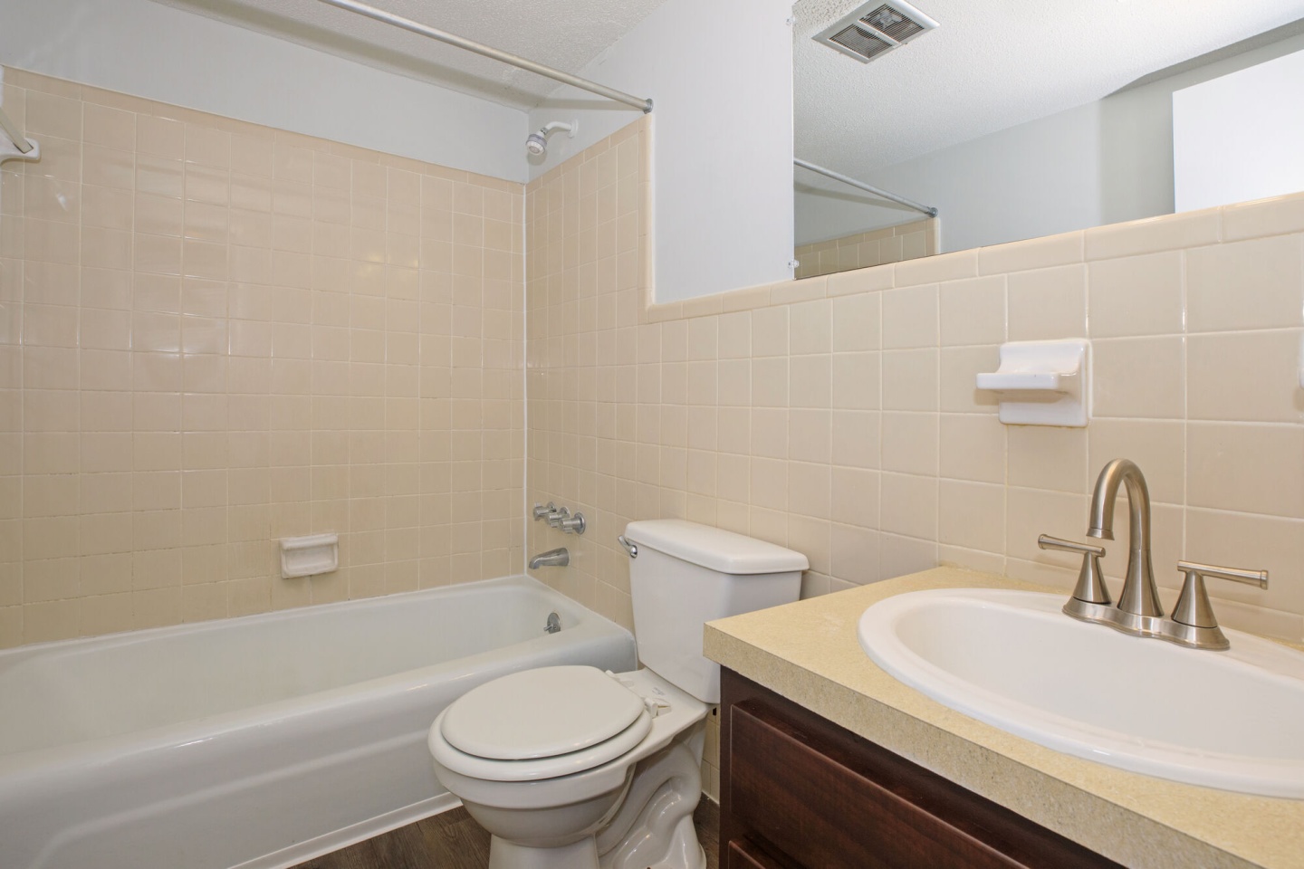 South Pointe Apartment Home Image 9