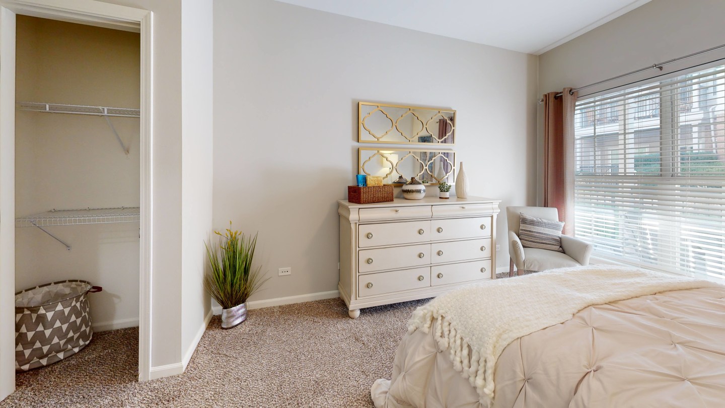 Dwell At Naperville Image 21