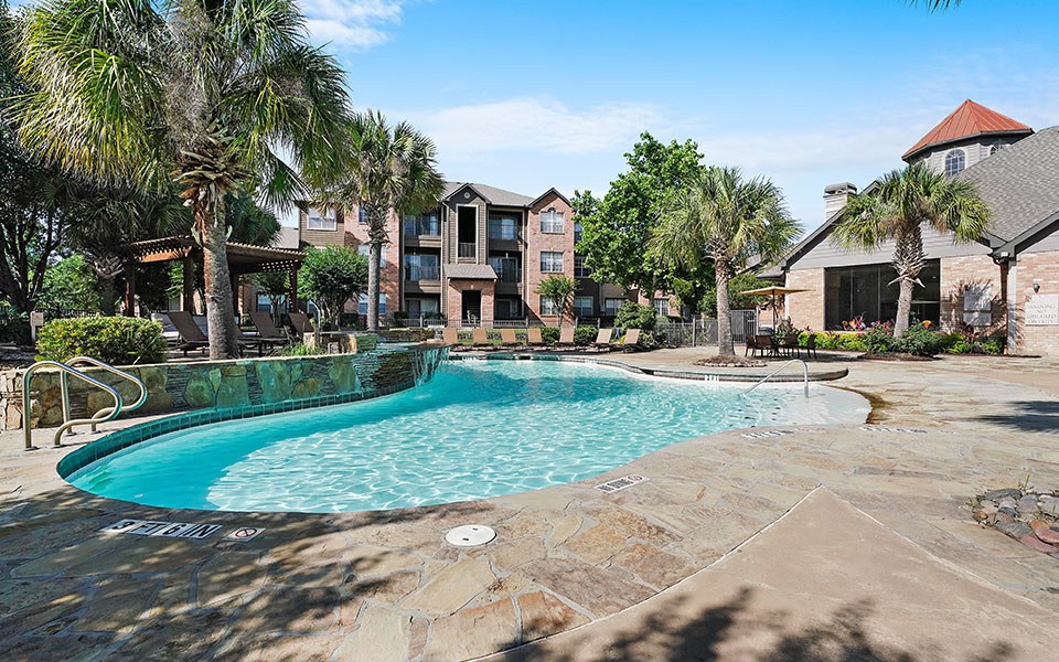 River Pointe Image 18