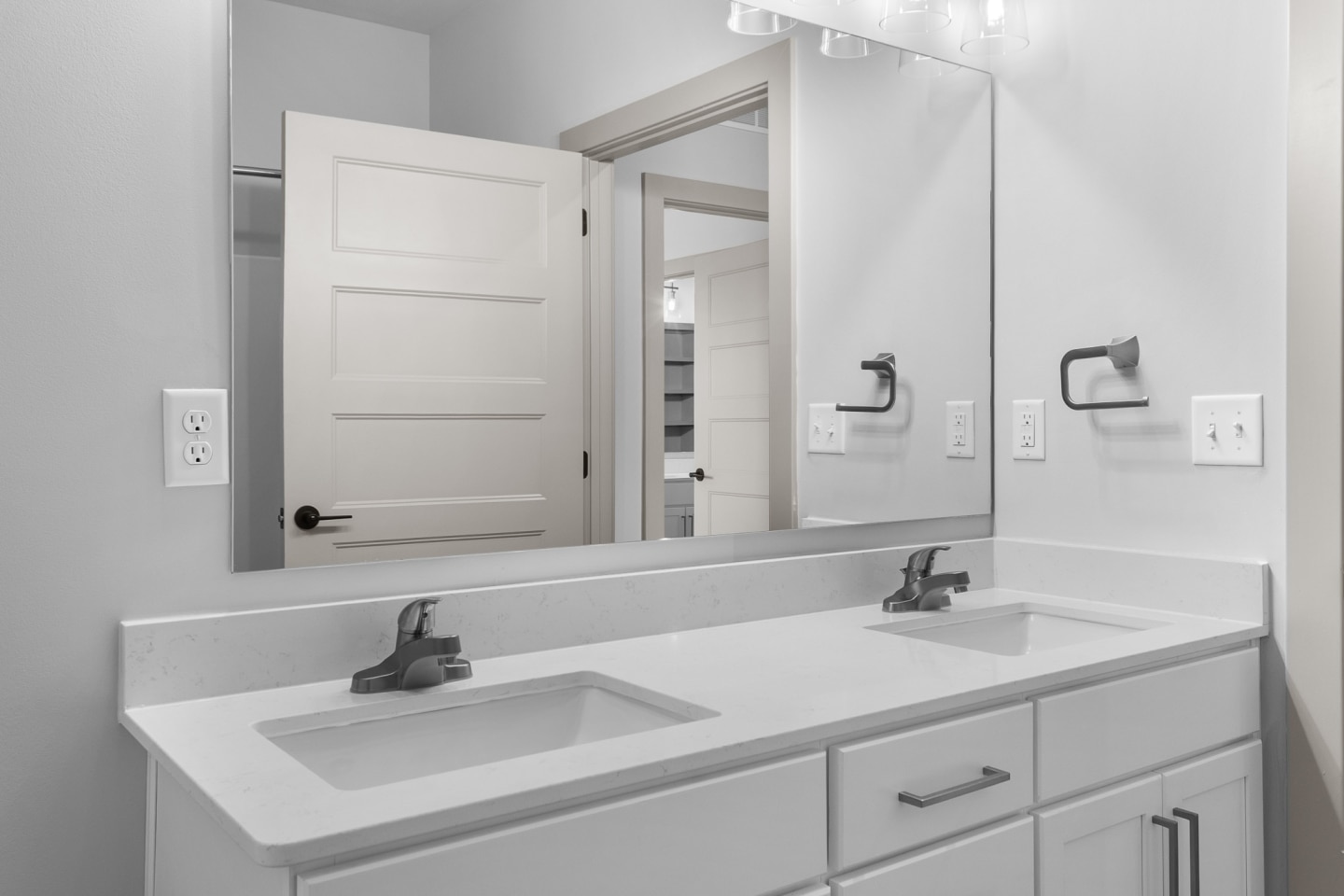 Allure Apartments Image 12