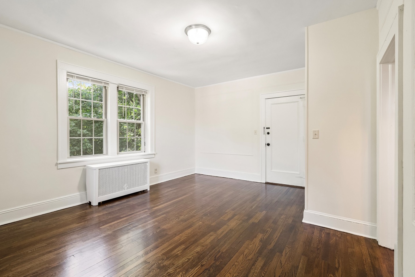 55 Monroe Place Apartments Image 4