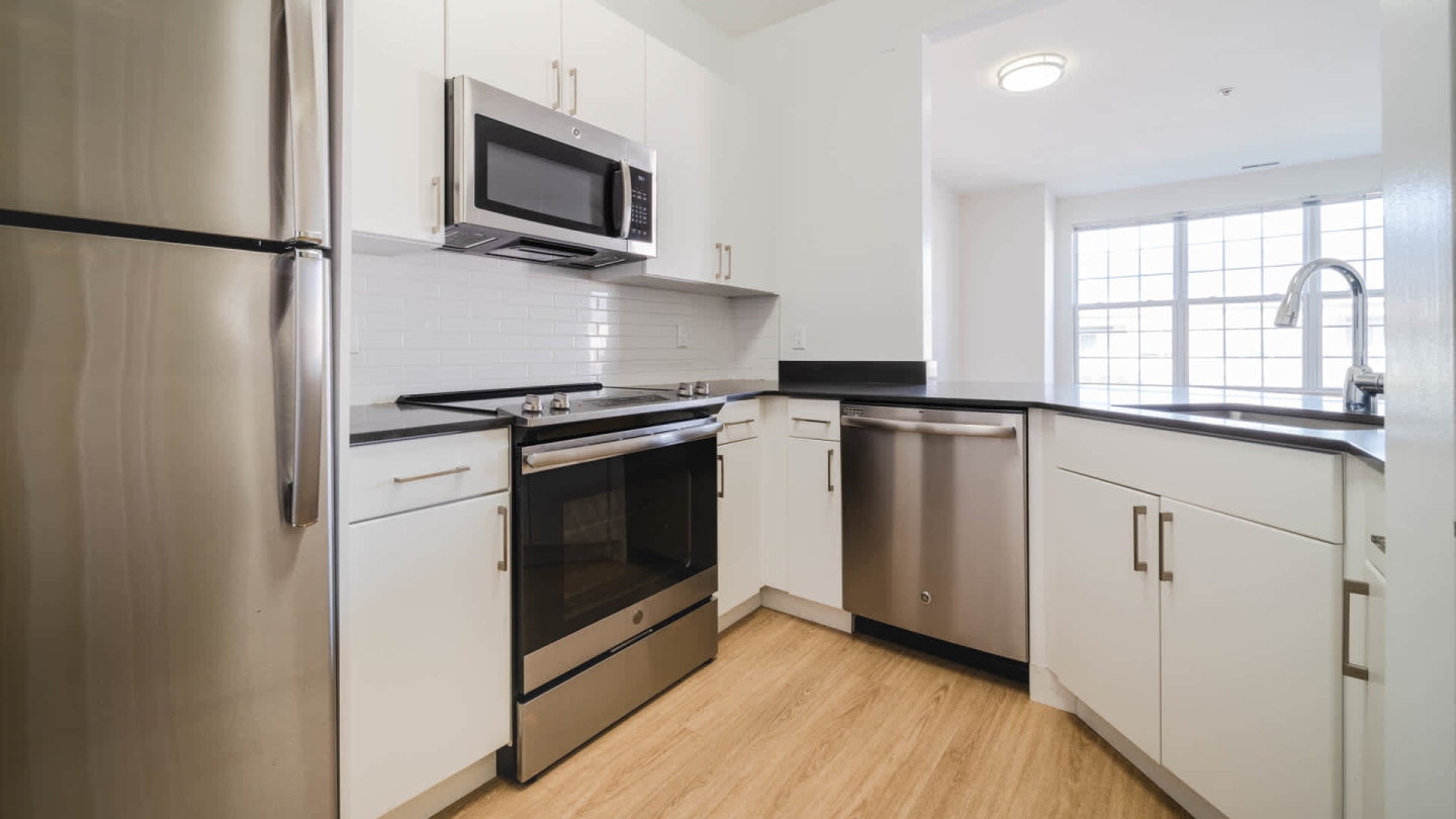 The Landings at Port Imperial Image 38