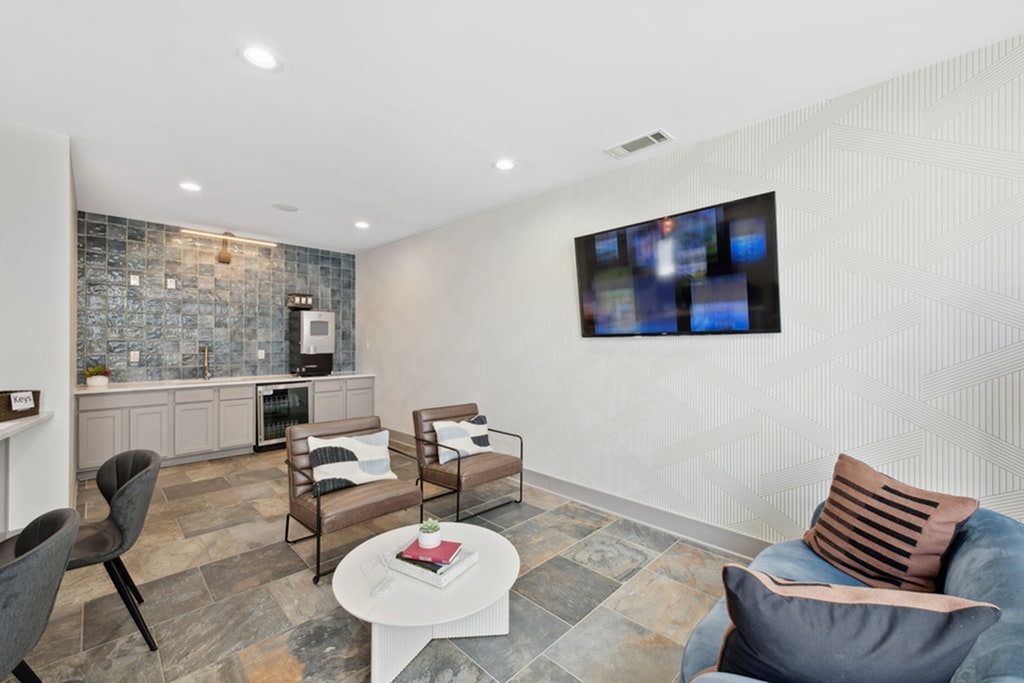 The Apartments at Midtown 501 Image 15