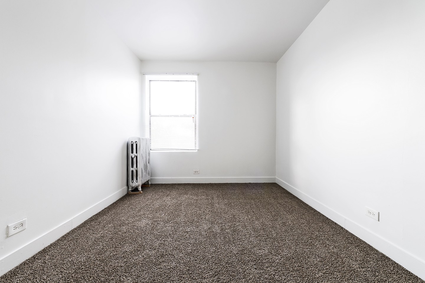 808 W 76th Image 11