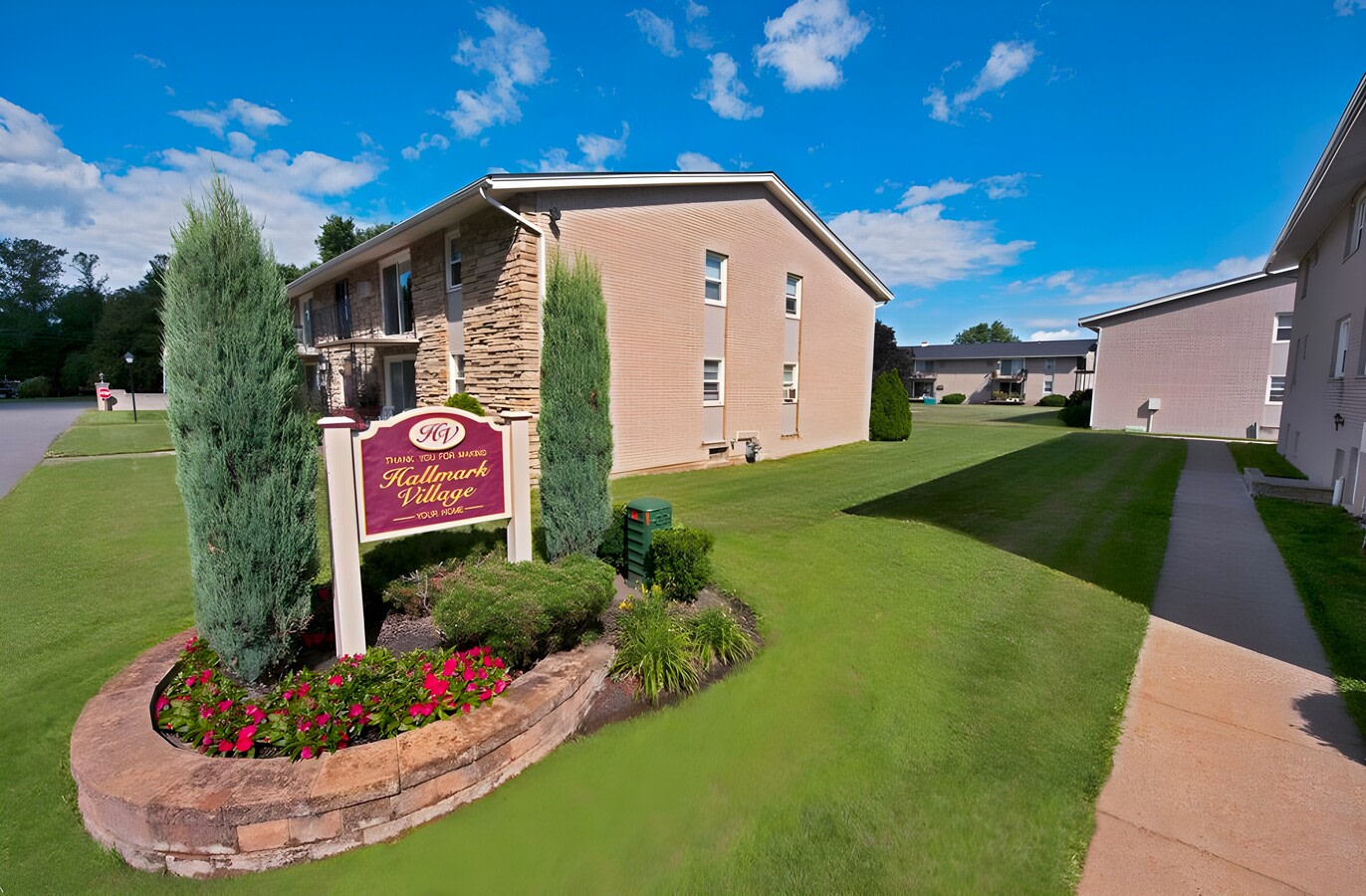 Hallmark Village Apartments Image 5