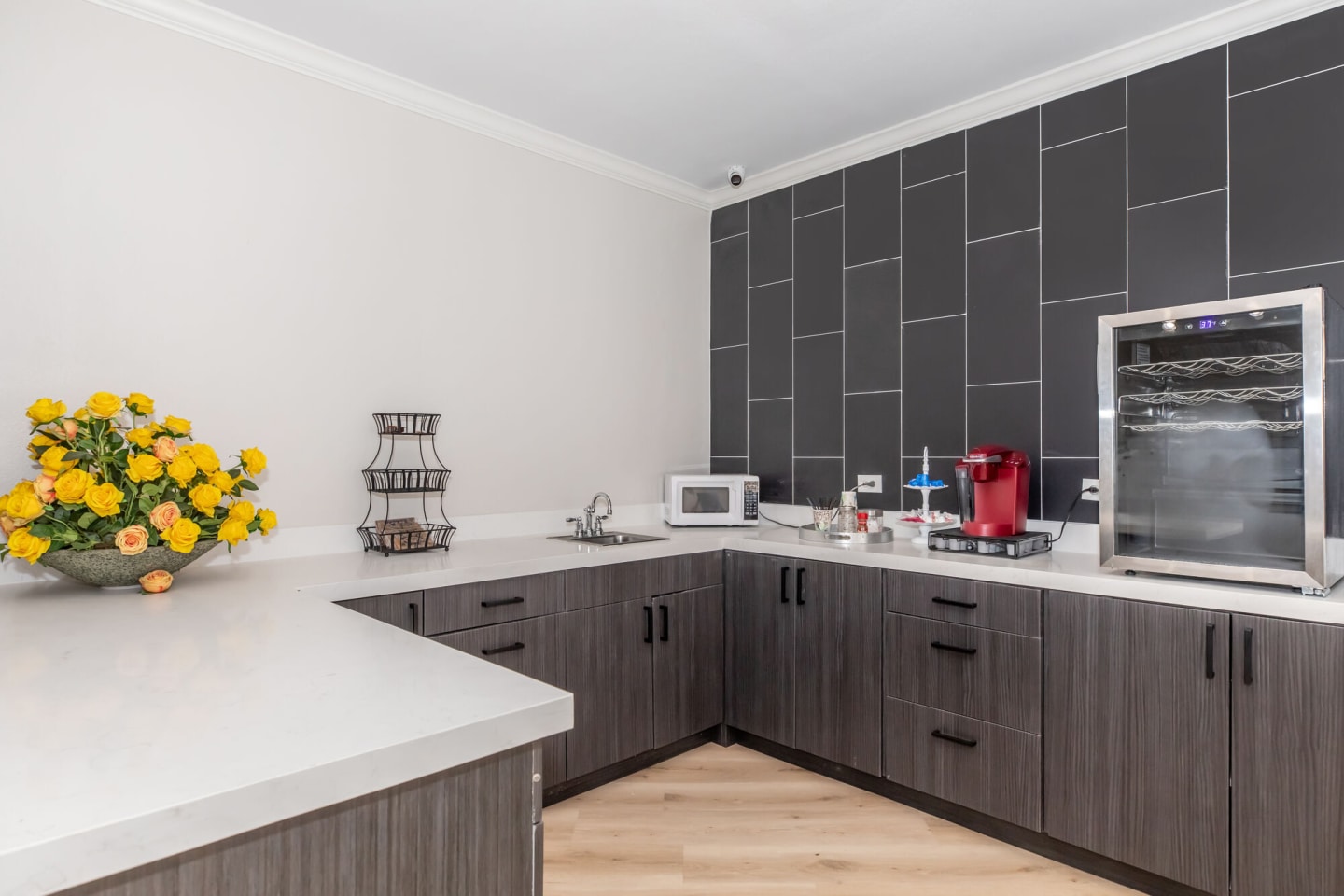 Encino Luxury Apartments Image 14