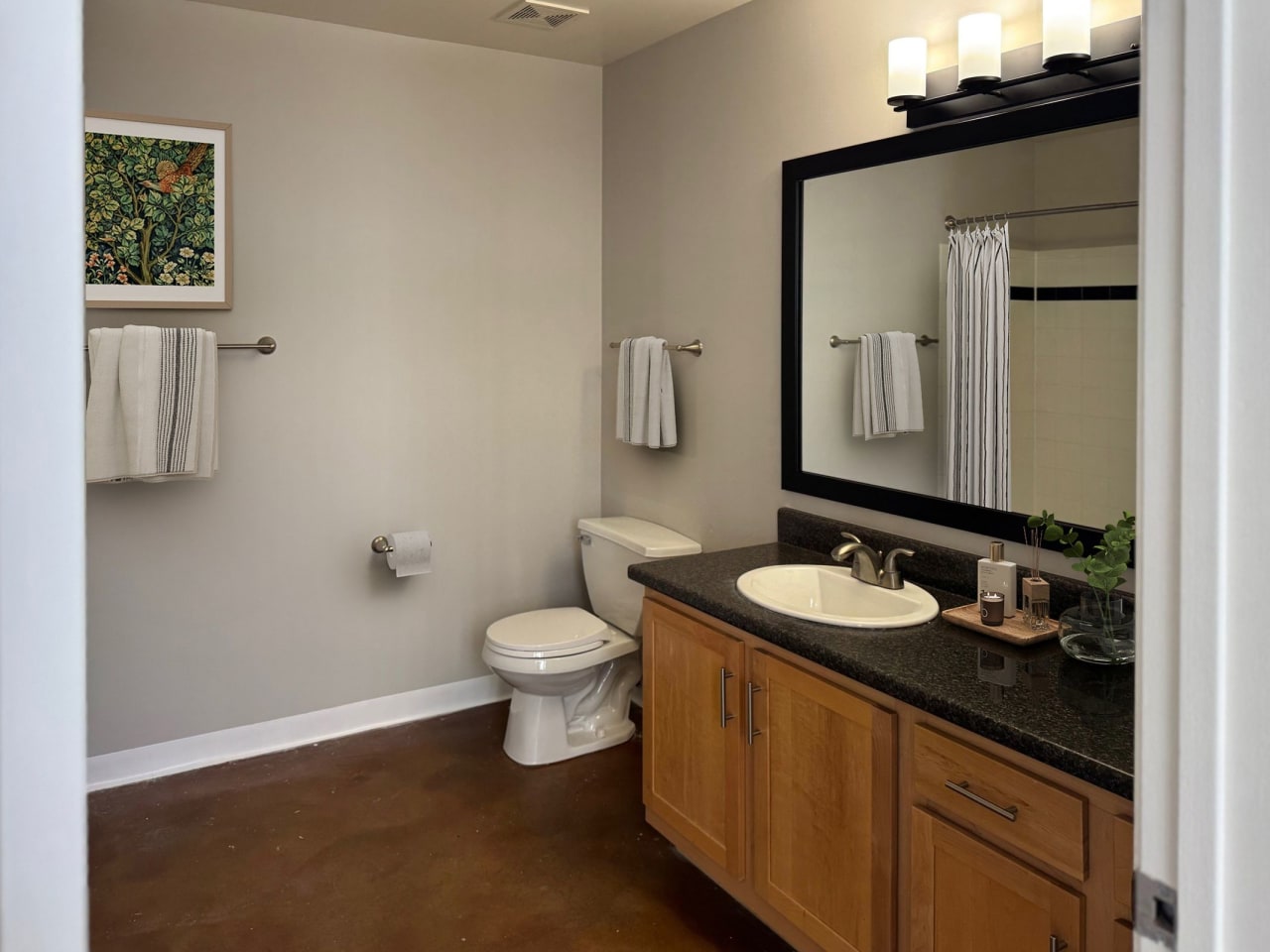 Ovaltine Court Image 22