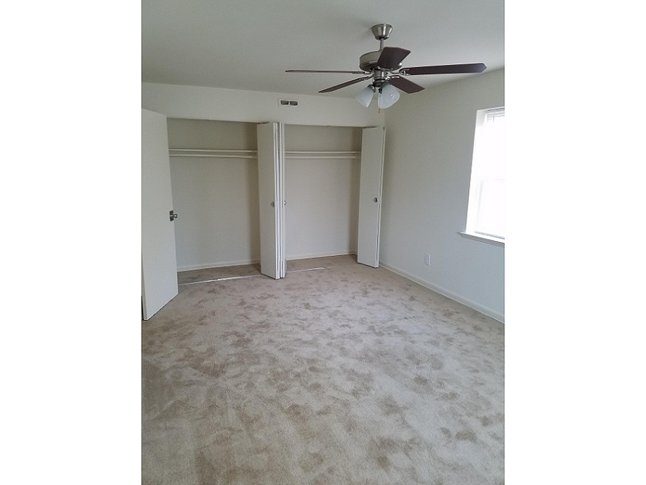 Sequoia Manor Image 20