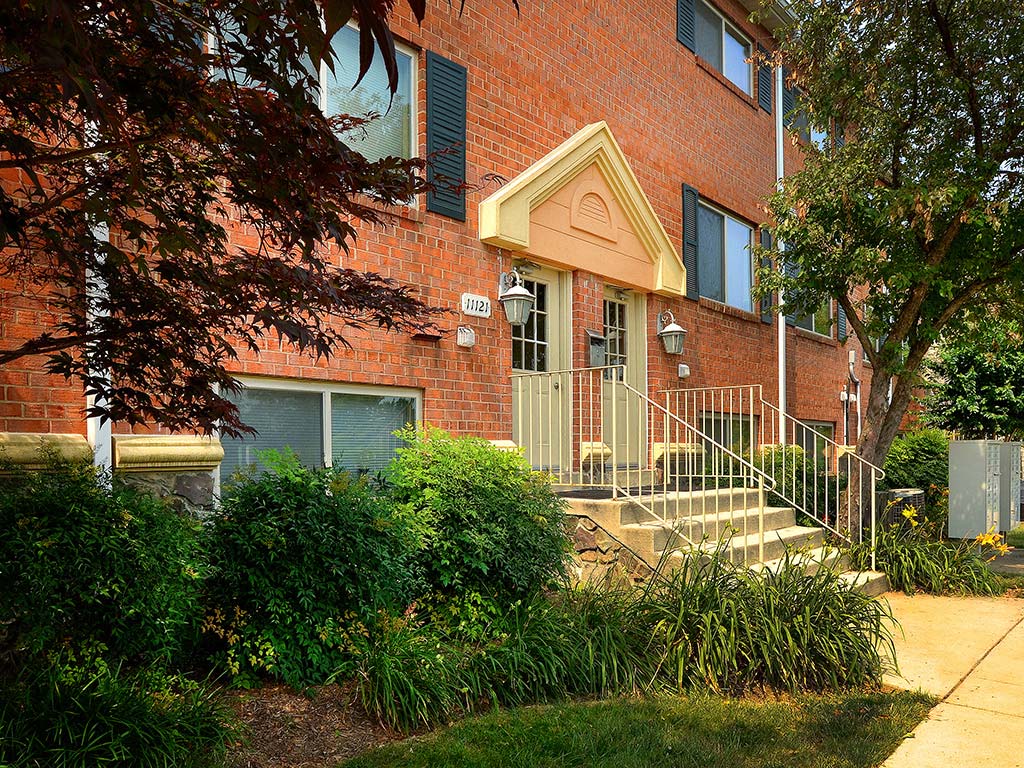Gainsborough Court, Churchill Mews, and Copperfield Square Apartments & Townhomes Image 54